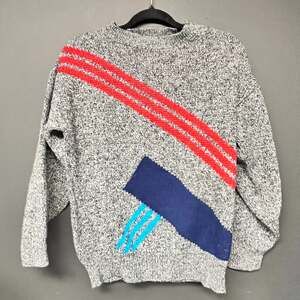 Vintage S/M Women's College Point 1980s graphic knit crew neck sweater Gray Red